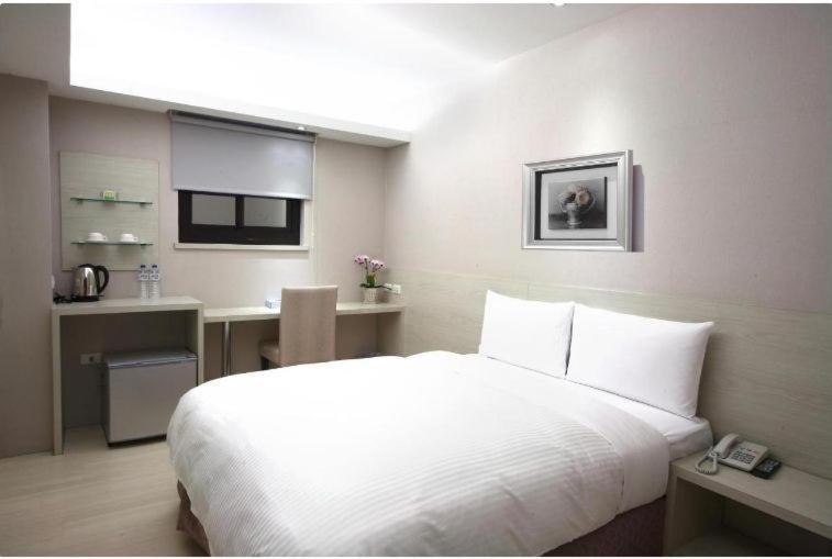 宜都大飯店 Idol Hotel Kaohsiung Esterno foto