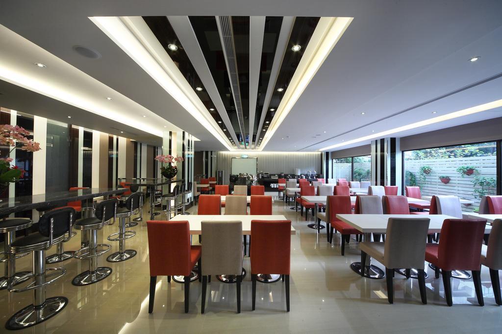 宜都大飯店 Idol Hotel Kaohsiung Esterno foto