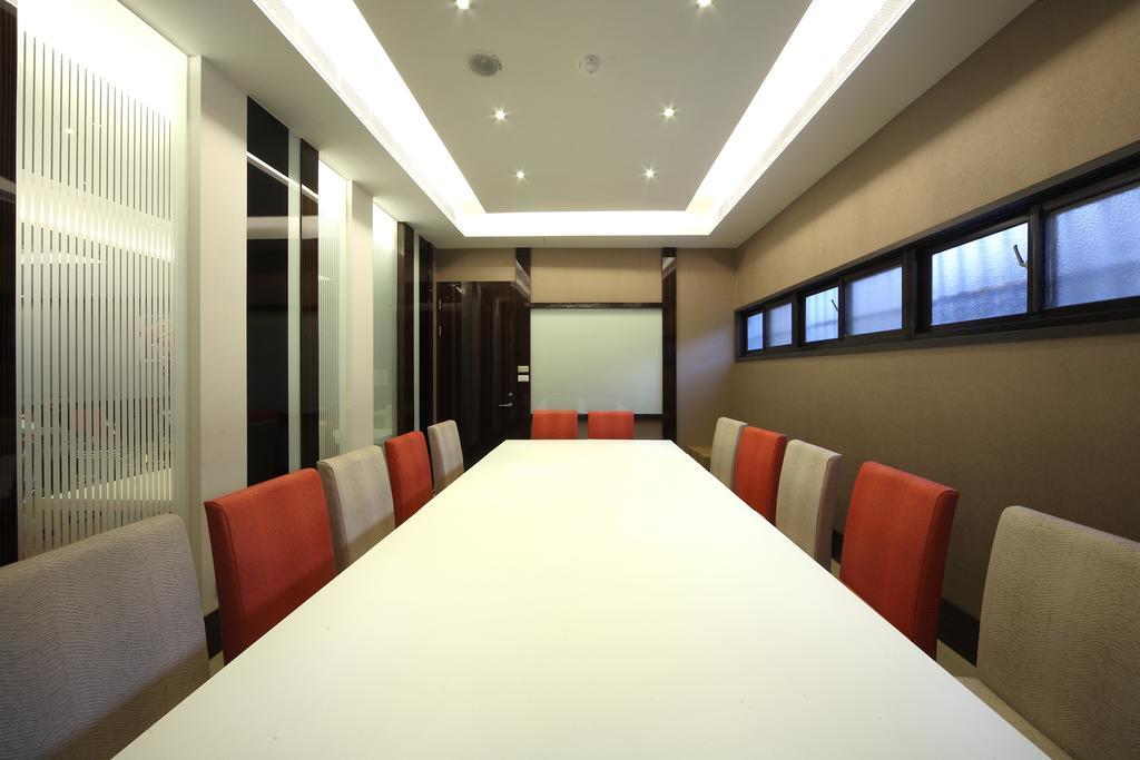 宜都大飯店 Idol Hotel Kaohsiung Esterno foto