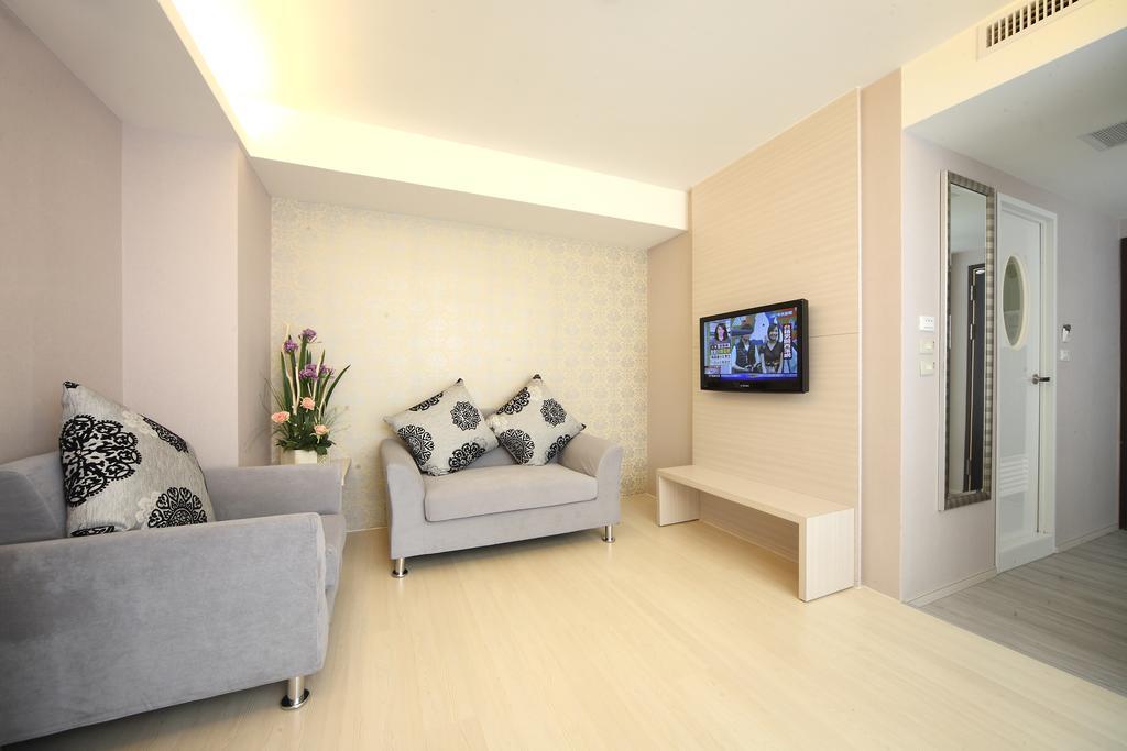 宜都大飯店 Idol Hotel Kaohsiung Esterno foto