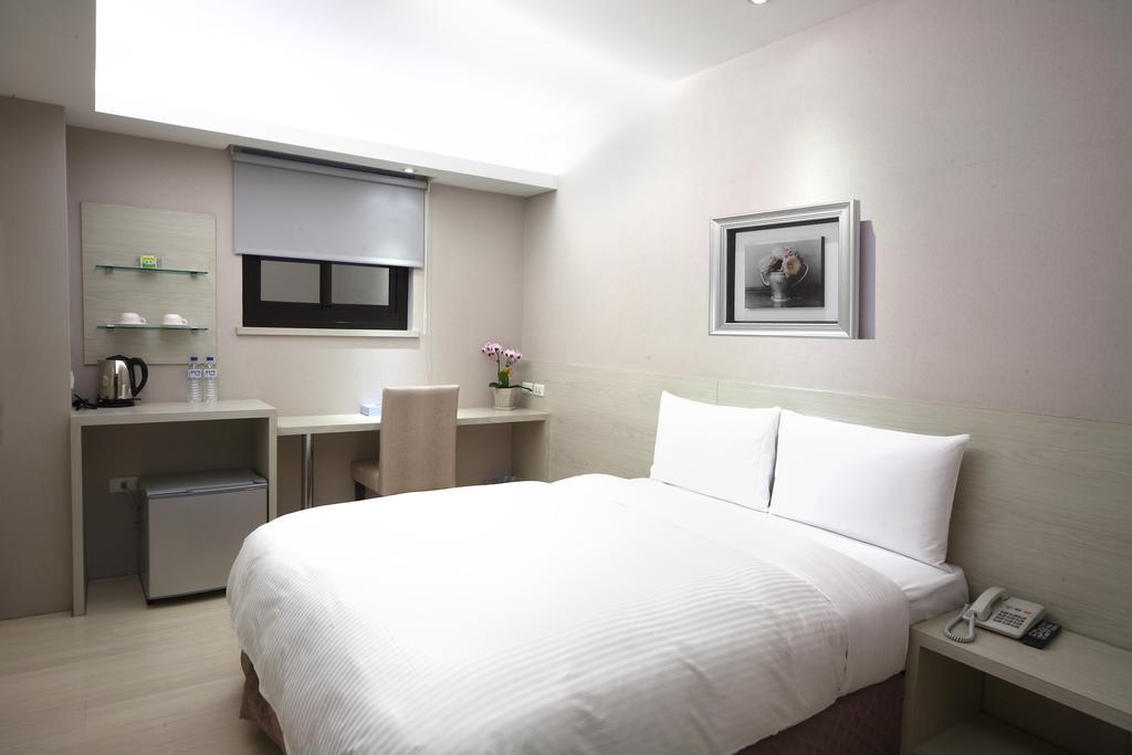 宜都大飯店 Idol Hotel Kaohsiung Esterno foto